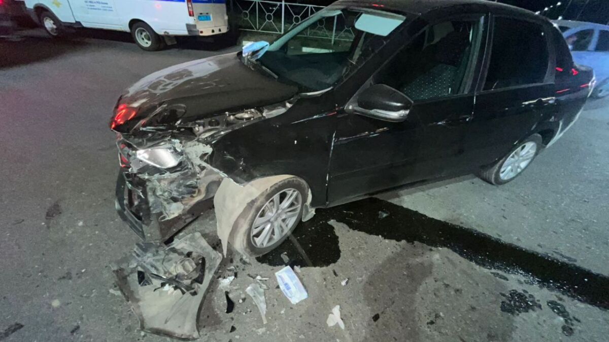 Во Владикавказе в ДТП с тремя машинами пострадали два человека