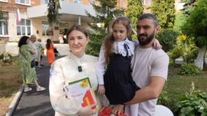 Арнелла Персаева — первоклассница