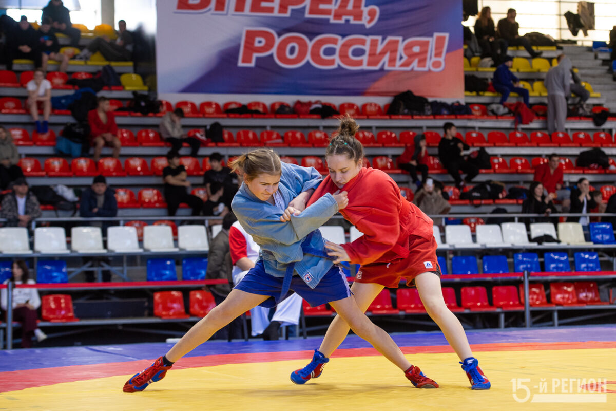 Самбисты из Северной Осетии выиграли 12 золотых наград на первенстве СКФО