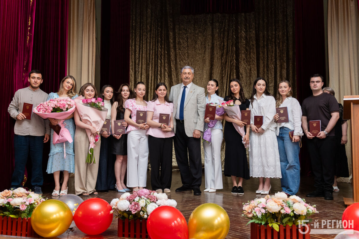 В СОМК прошла церемония вручения дипломов выпускникам