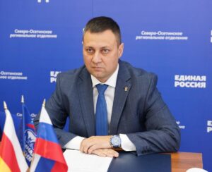 Едзоев назвал закономерным избрание Меняйло на пост главы республики