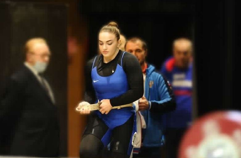 Сотиева завоевала золотую медаль на чемпионате России по тяжелой атлетике